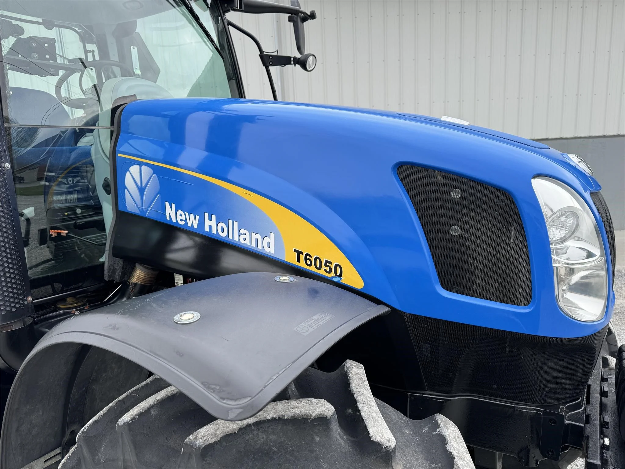 2012-New-Holland-T6050-4.webp
