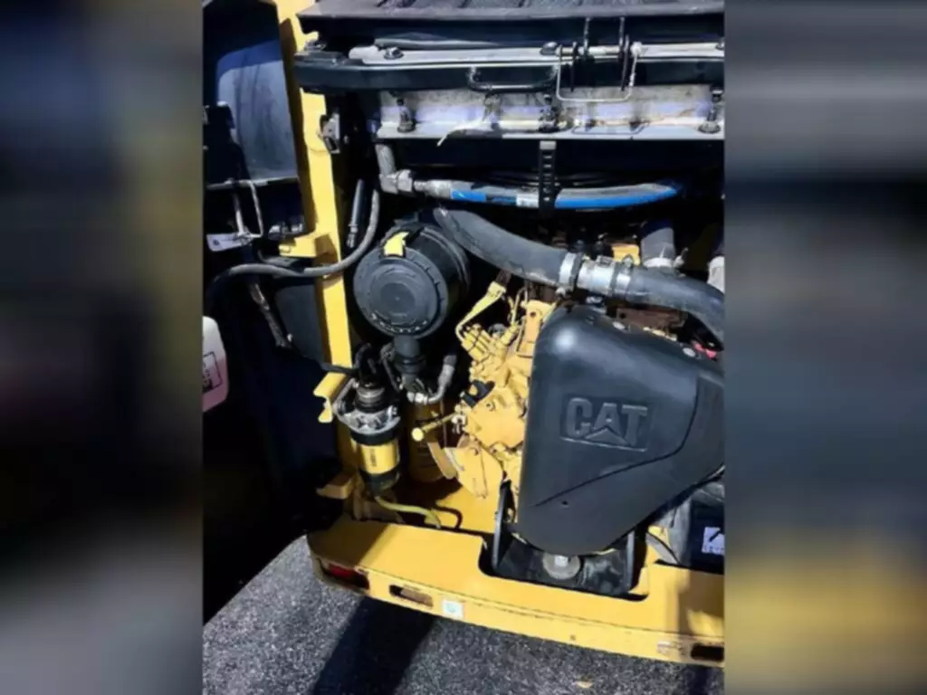 2021-CATERPILLAR-216B3-Skid-Steers-3.webp