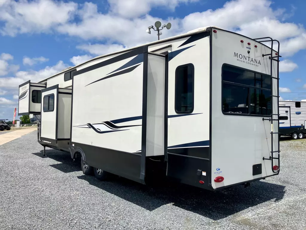 2023-Keystone-Montana-High-Country-385BR-RV-2.webp