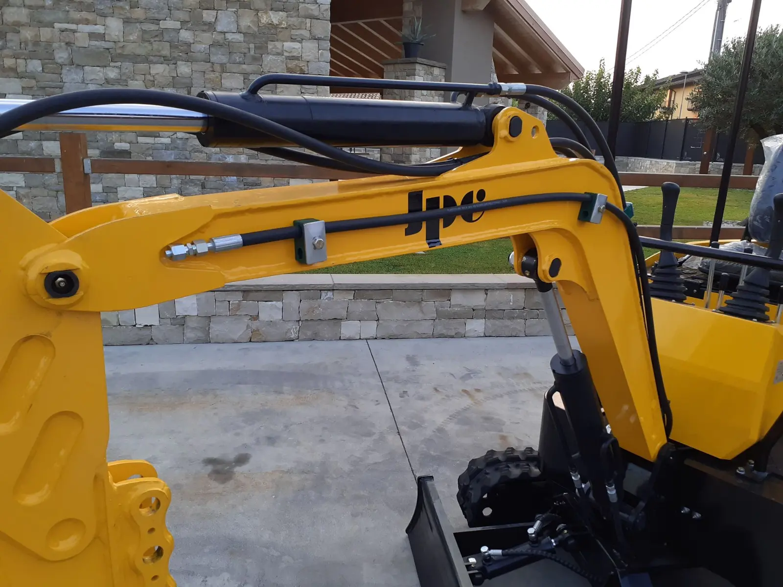JPC-HT12-Mini-Excavator-1.webp