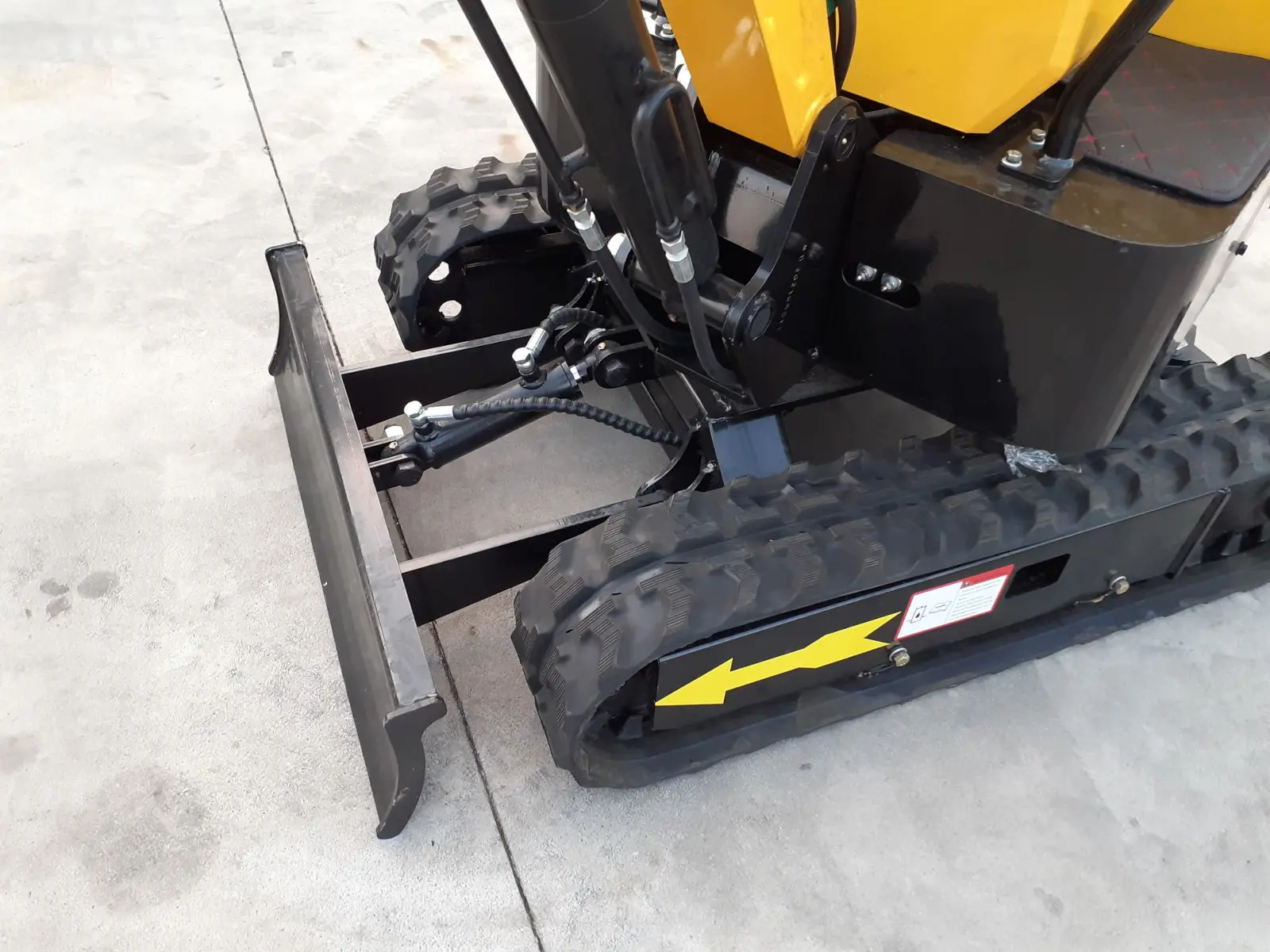 JPC-HT12-Mini-Excavator-3.webp