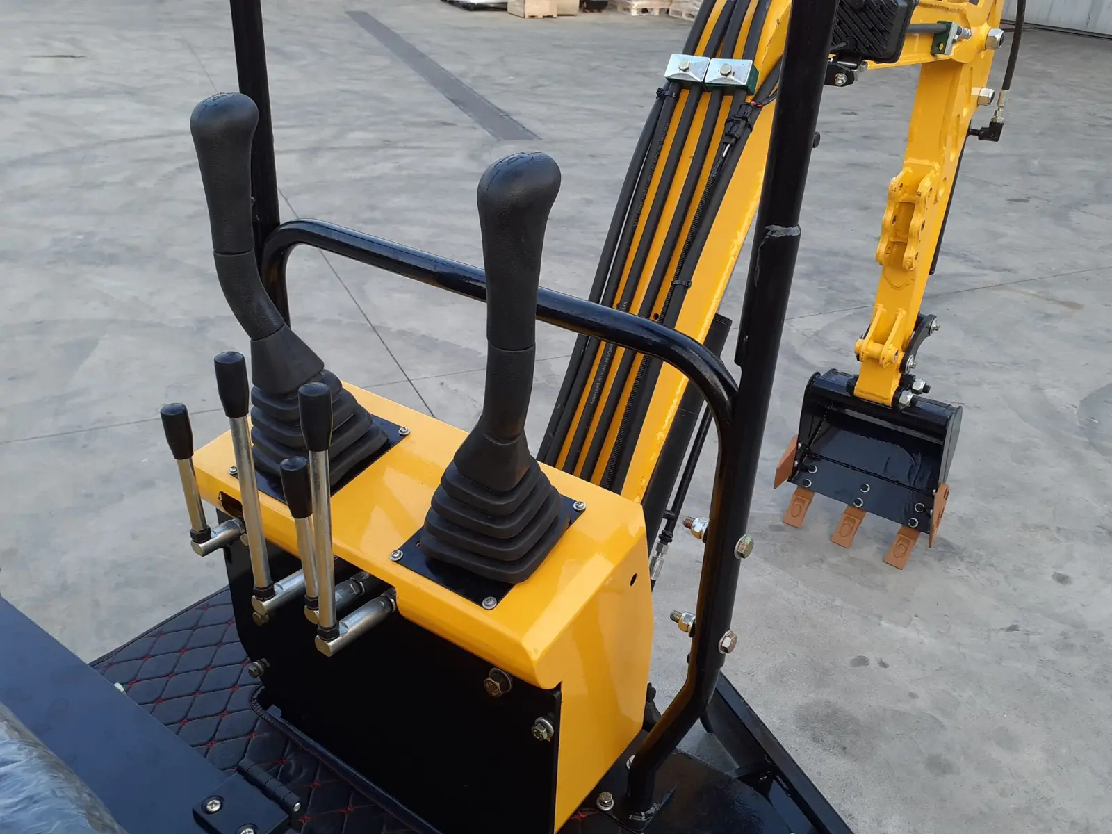 JPC-HT12-Mini-Excavator-4.webp