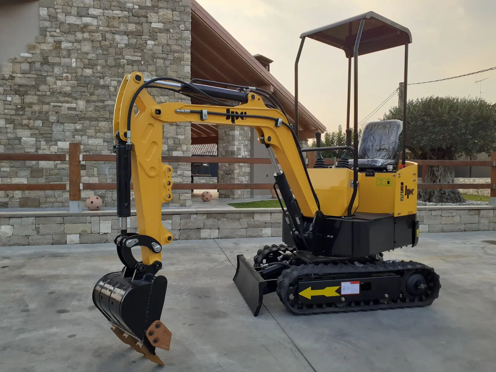 JPC-HT12-Mini-Excavator.webp