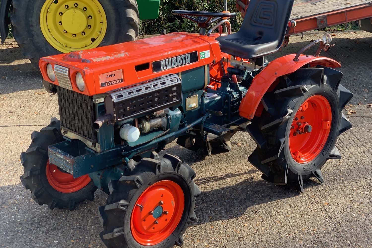 Kubota-B700_1.jpg