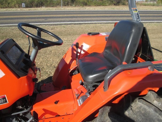 Kubota-L2800-Tractor_3.jpg