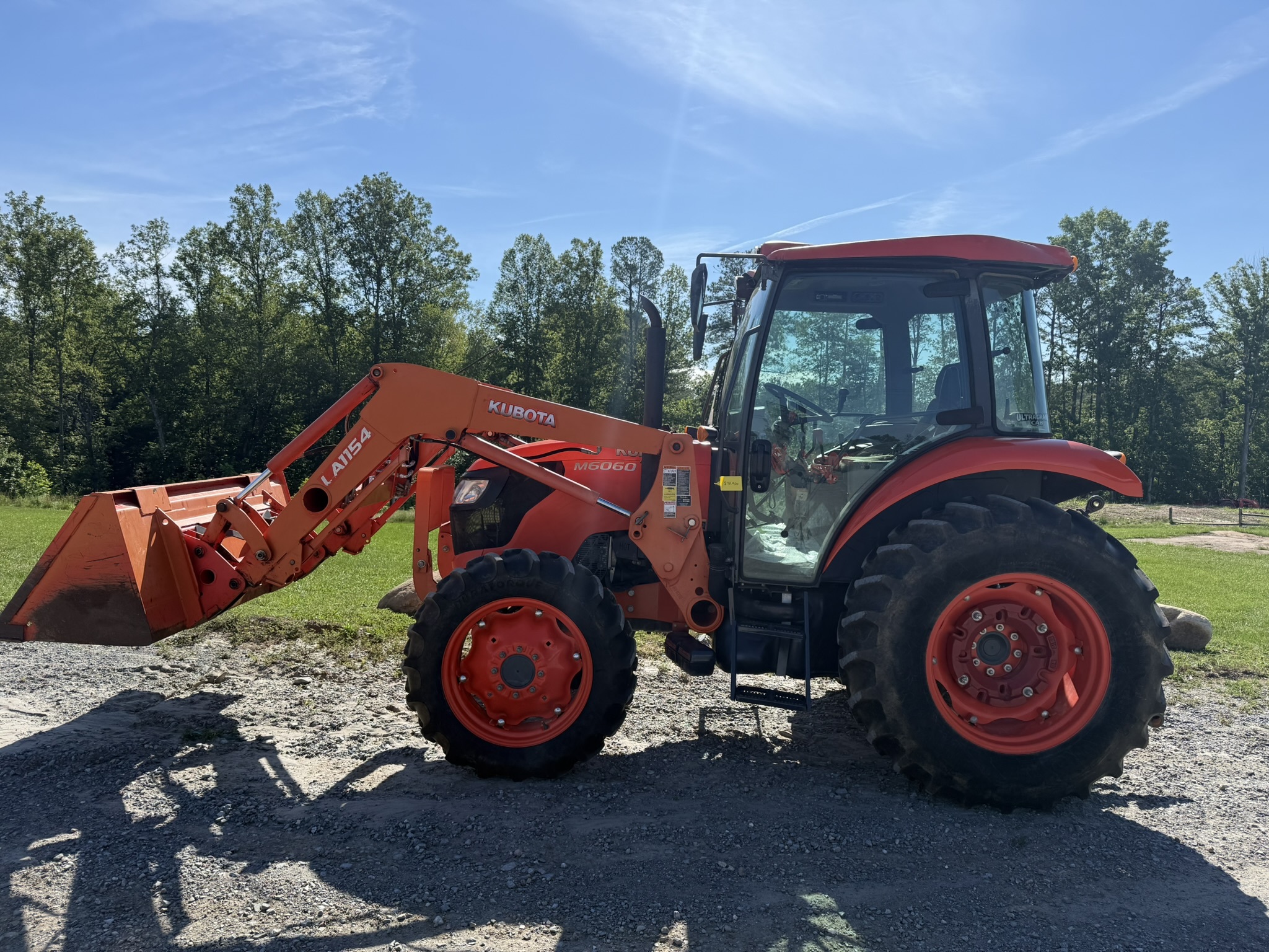 2014 KUBOTA M6060HDC Tractor
