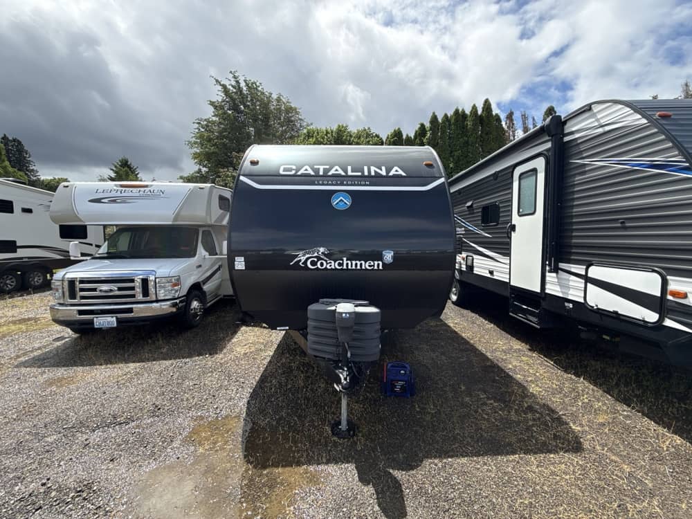 2024_coachmen_catalina_legacy_323bhdsck_wlwa2690526_impel-capture_close-up_front