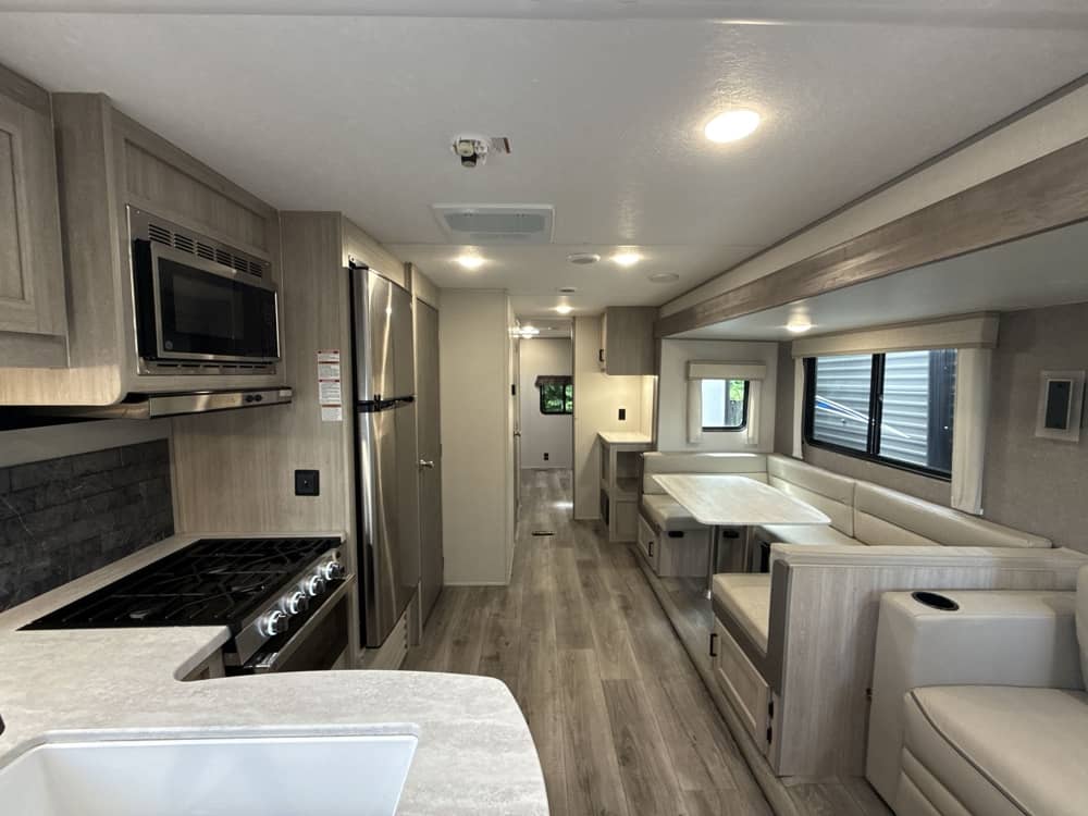 2024_coachmen_catalina_legacy_323bhdsck_wlwa2690526_impel-capture_close-up_living-area-main-1