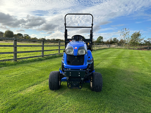 Iseki-SXG-326-2020-High-Dump-Ride-on-Diesel-Mower-4.png